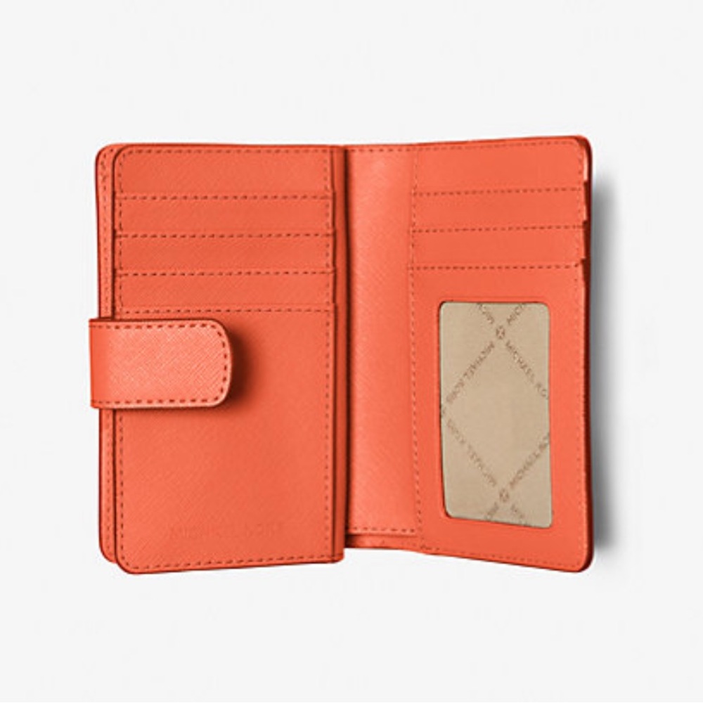 MICHAEL KORS Medium Crossgrain Leather Bifold Wallet ZP CN
Red Clay
NWT - Picture 3 of 16